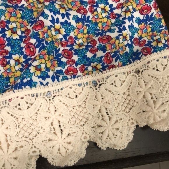 Socialite Flower Print Skirt Size Medium - Picture 3 of 4